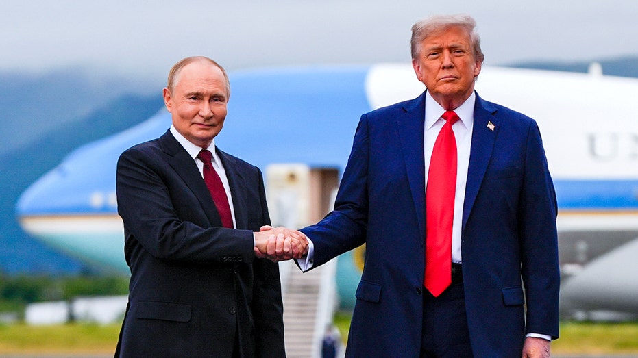 European 'coalition of the willing' forms united front as Trump pushes Putin-Zelenskyy summit