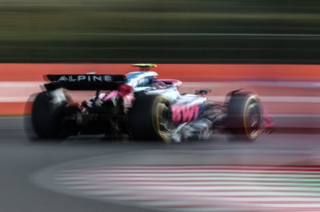 Franco Colapinto crashes Alpine F1 car in Pirelli test