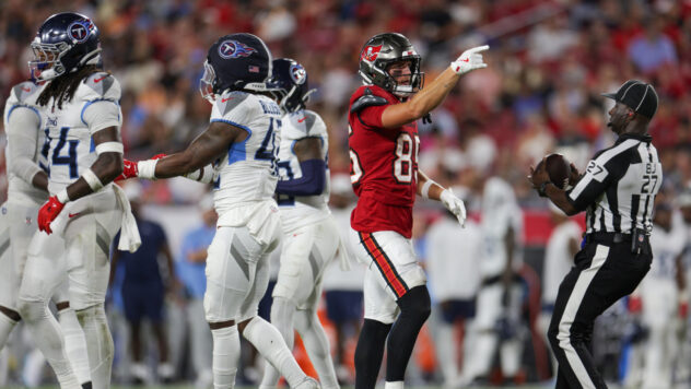 Garrett Greene Competing for Buccaneers Roster Spot After Switch to WR