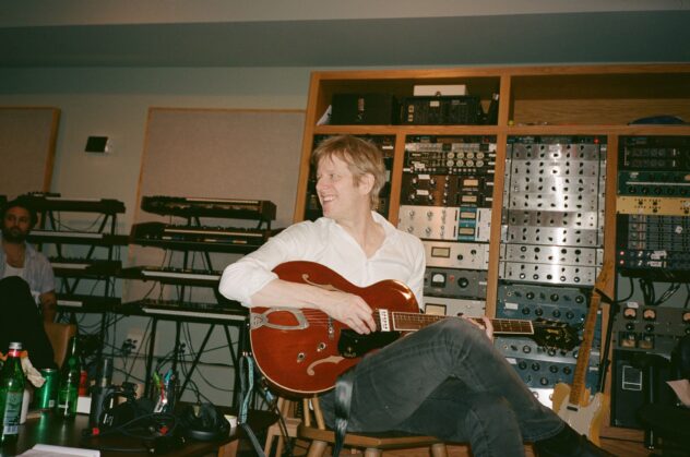 Listen to Spoon’s New Songs “Chateau Blues” and “Guess I’m Fallin in Love”