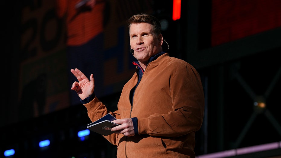 Longtime NFL RedZone host Scott Hanson speaks out about uncertainty with channel's future