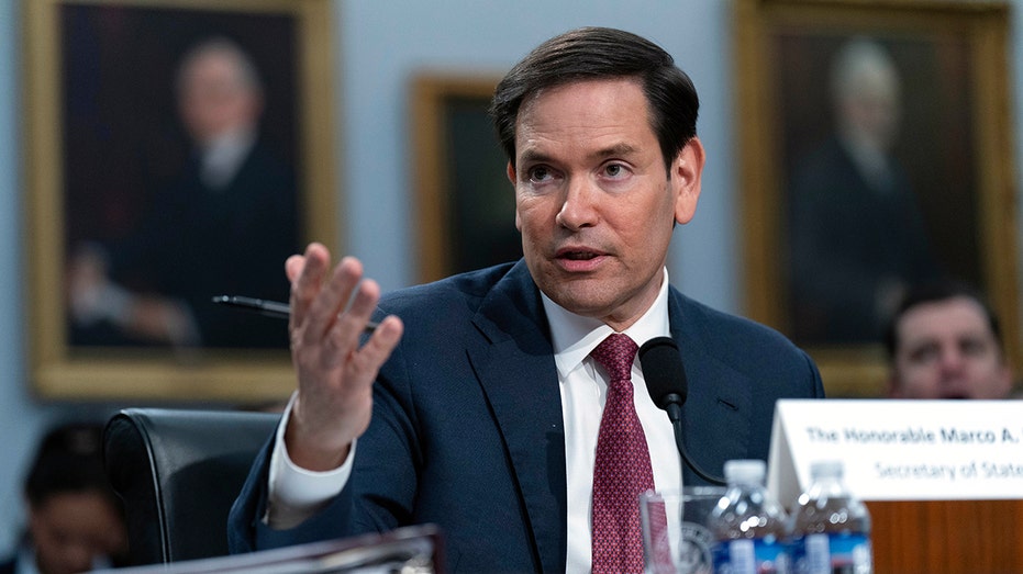 Marco Rubio jokingly pushes Trump for executive order banning weddings during college football season