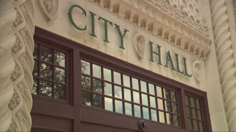 San Antonio tries to close deficit in $4.04B draft budget