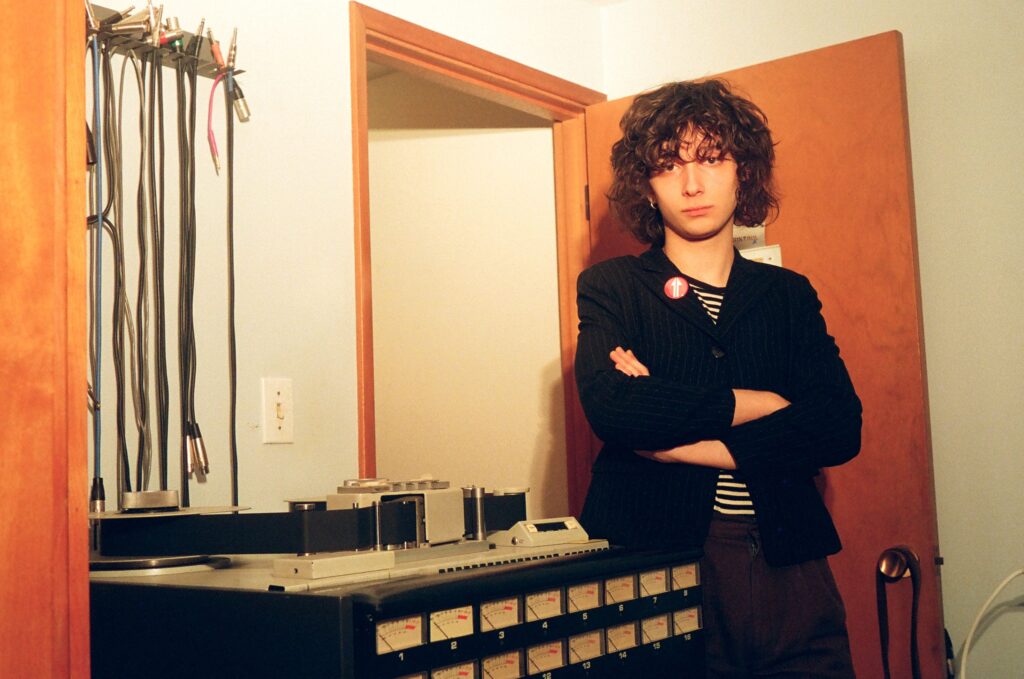 Sharp Pins Announces New Album, Shares Video for New Song “(I Wanna) Be Your Girl”: Watch