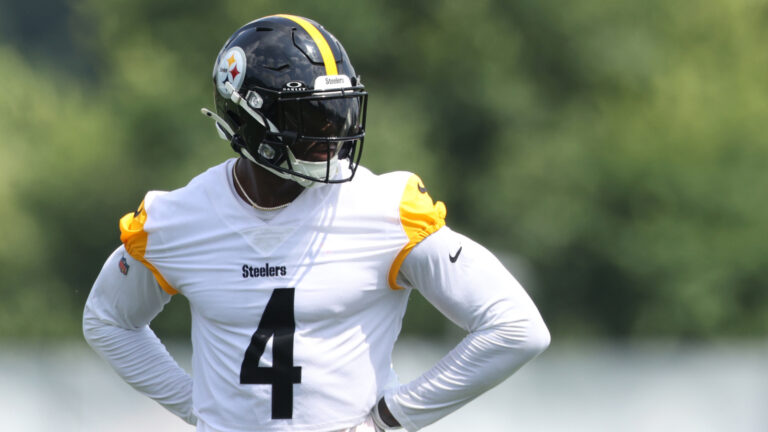 Steelers' DK Metcalf discusses connection with Aaron Rodgers after concerning report