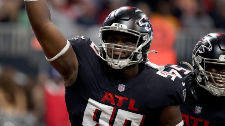 Texans sign veteran DT after placing Kyonte Hamilton on IR