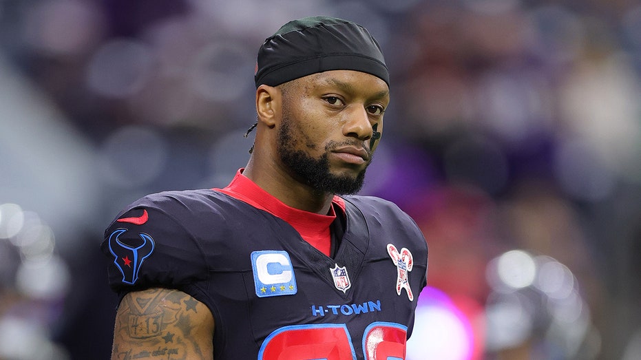 Texans star running back Joe Mixon to miss first 4 games of season due to ankle injury