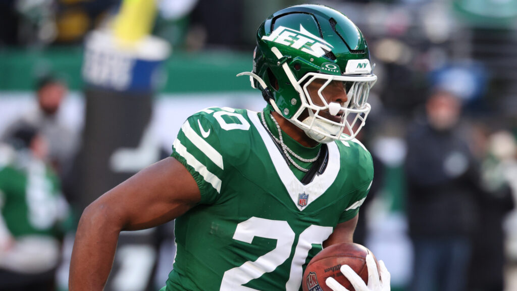 Three running backs to avoid in fantasy football drafts