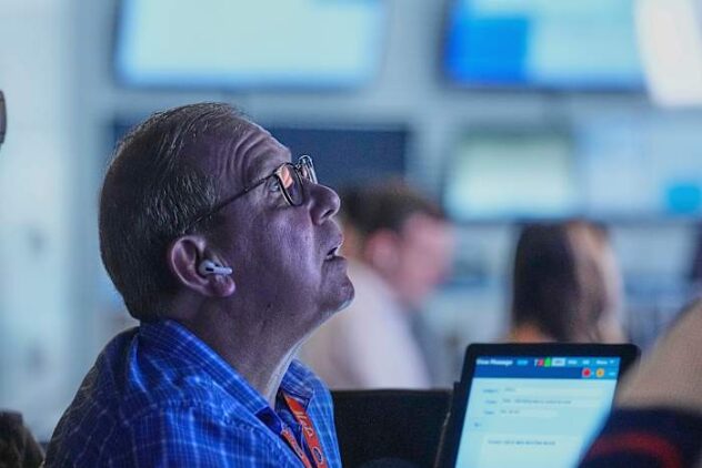 Wall Street falls as Nvidia, Palantir and other AI stars keep sinking