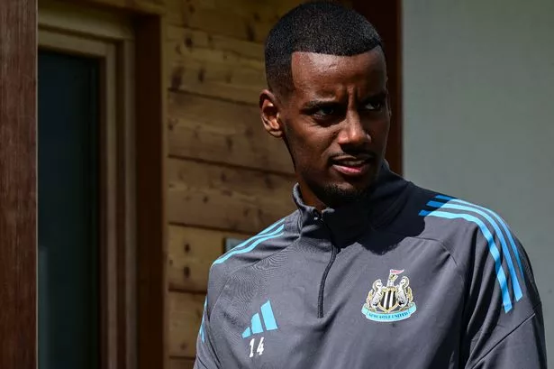 What Newcastle's Alexander Isak 'ultimatum' means for Chelsea and Nicolas Jackson transfer