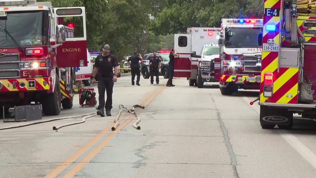 2 hospitalized after house fire on North Side, San Antonio Fire Department says