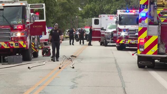 2 hospitalized after house fire on North Side, San Antonio Fire Department says