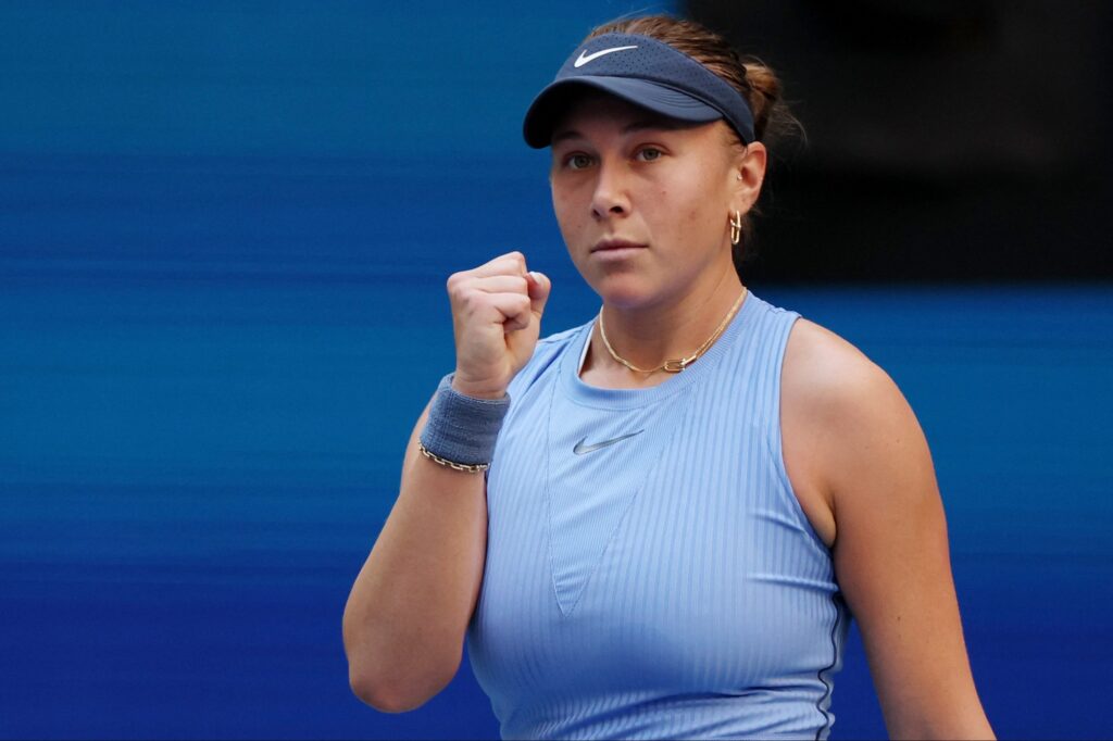 Amanda Anisimova gets convincing Iga Swiatek revenge to reach US Open semifinals