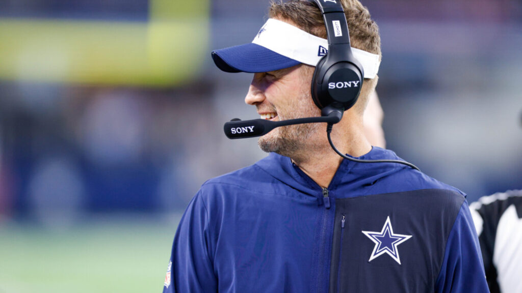 Brian Schottenheimer makes his first shocking gameday decision as Cowboys head coach and it's a truly confusing one