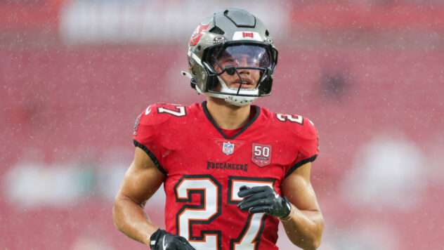 Buccaneers Extend DB Zyon McCollum