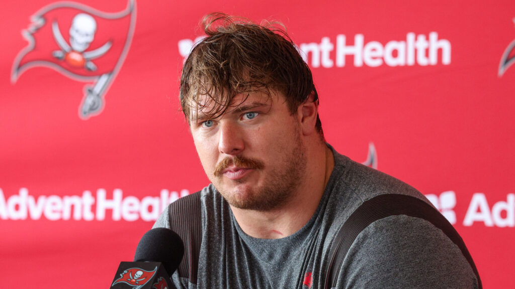 Bucs RT Luke Goedeke Agrees To Contract Extension