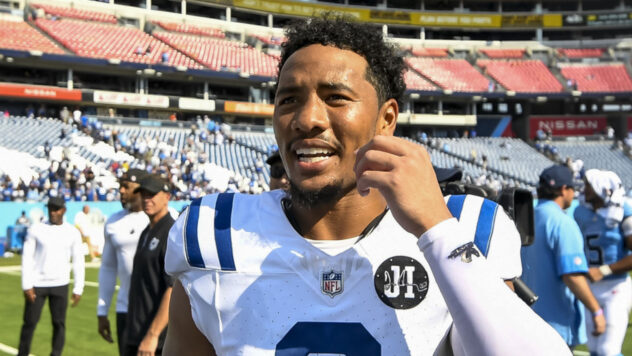 Colts player accuses Rams of faking crowd noise