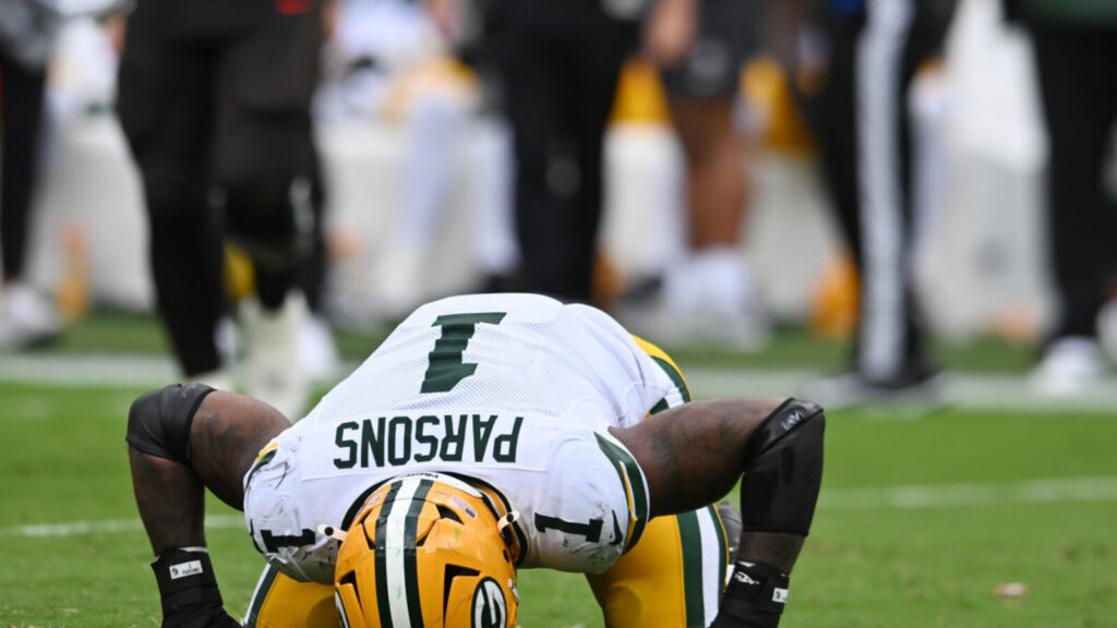 Dallas Cowboys' nightmare loss from 2023 playoffs shows how to beat Micah Parsons in his return to AT&T Stadium