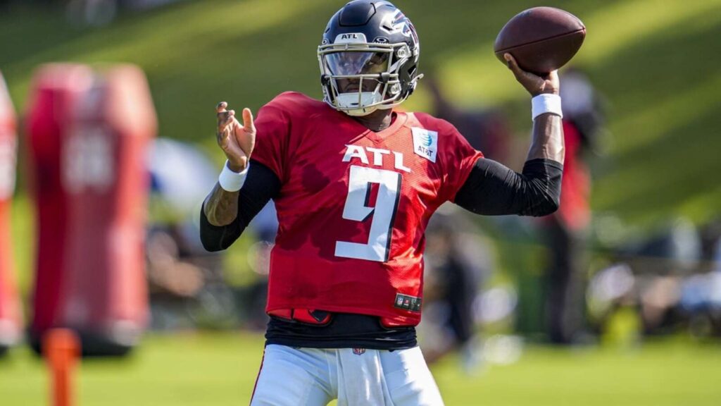 Falcons out to gain early division edge on Buccaneers