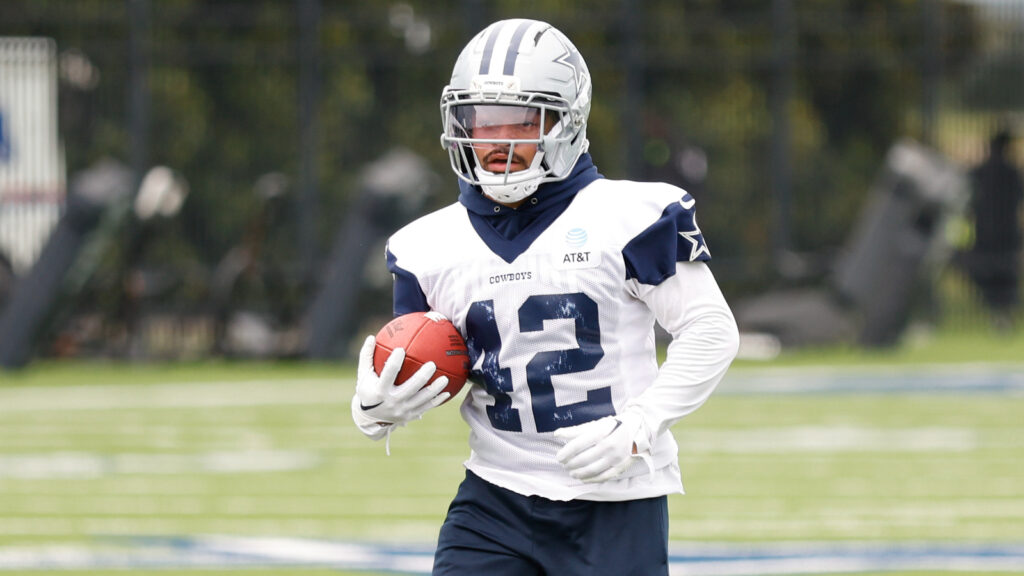 Former Cowboys running back Deuce Vaughn signs with Broncos