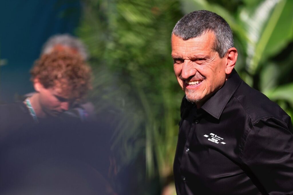 Guenther Steiner: 'Some at Ferrari regret replacing Carlos Sainz with Lewis Hamilton'