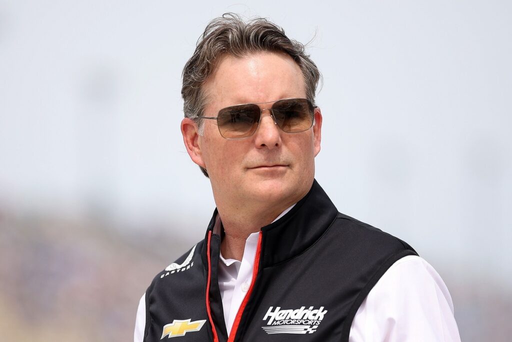 Jeff Gordon can relate to Denny Hamlin's Kansas disappointment