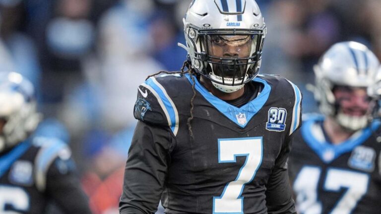 Jerry Jones: Cowboys sign 3-time Pro Bowl DE Jadeveon Clowney