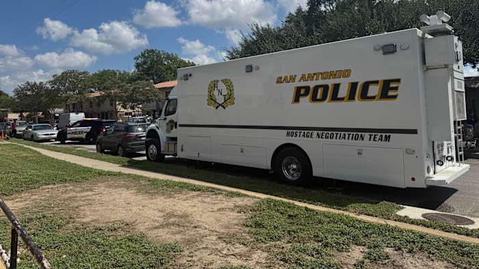 Man shot, killed during verbal altercation on West Side, SAPD says
