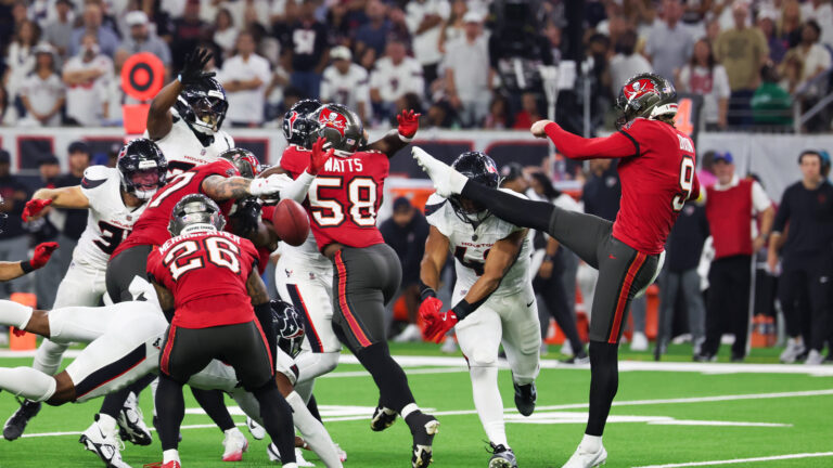 Riley Dixon Holds Off Challenges: Buccaneers Work Out Punters Stonehouse, Robbins