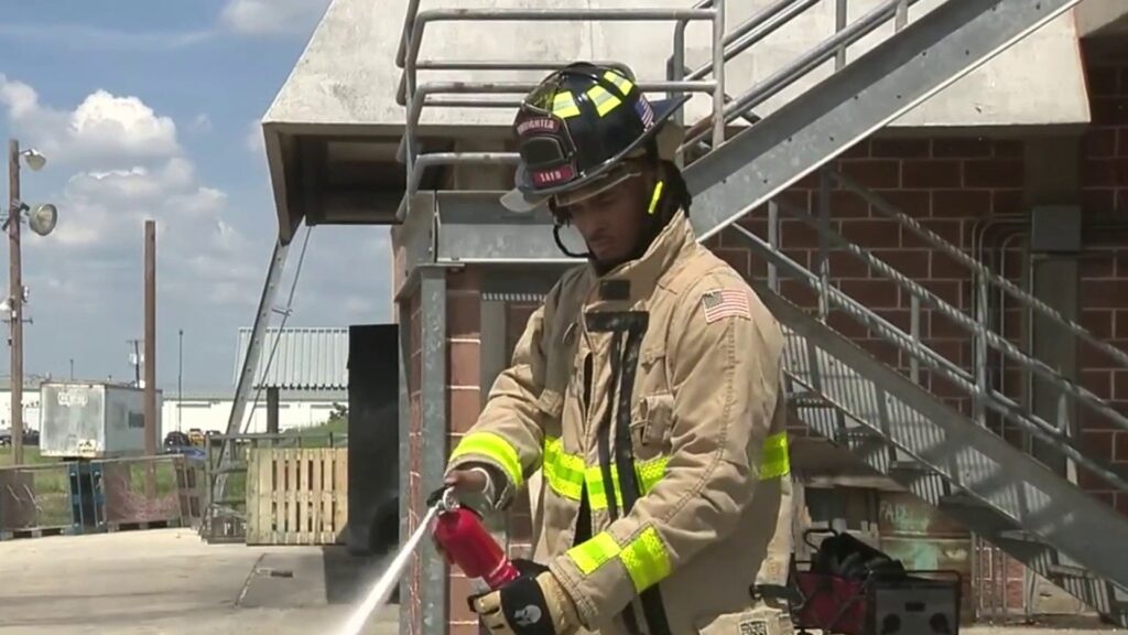 Spurs’ Stephon Castle joins SAFD and USAA to share tips to prevent kitchen fires, spread awareness