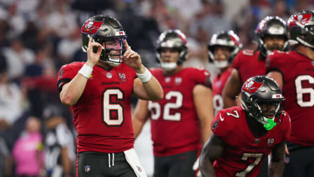 Tampa Bay Buccaneers Need Late-Game Heroics To Defeat Houston Texans