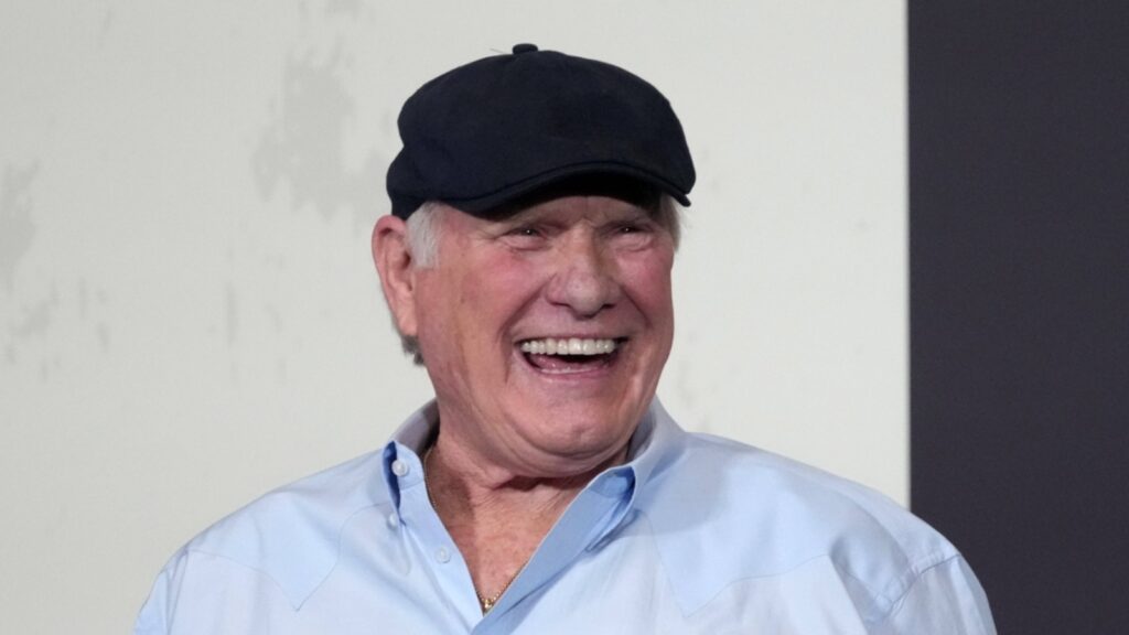 Terry Bradshaw offers emphatic defense of Jerry Jones trading Micah Parsons: ‘I don’t blame him one bit’
