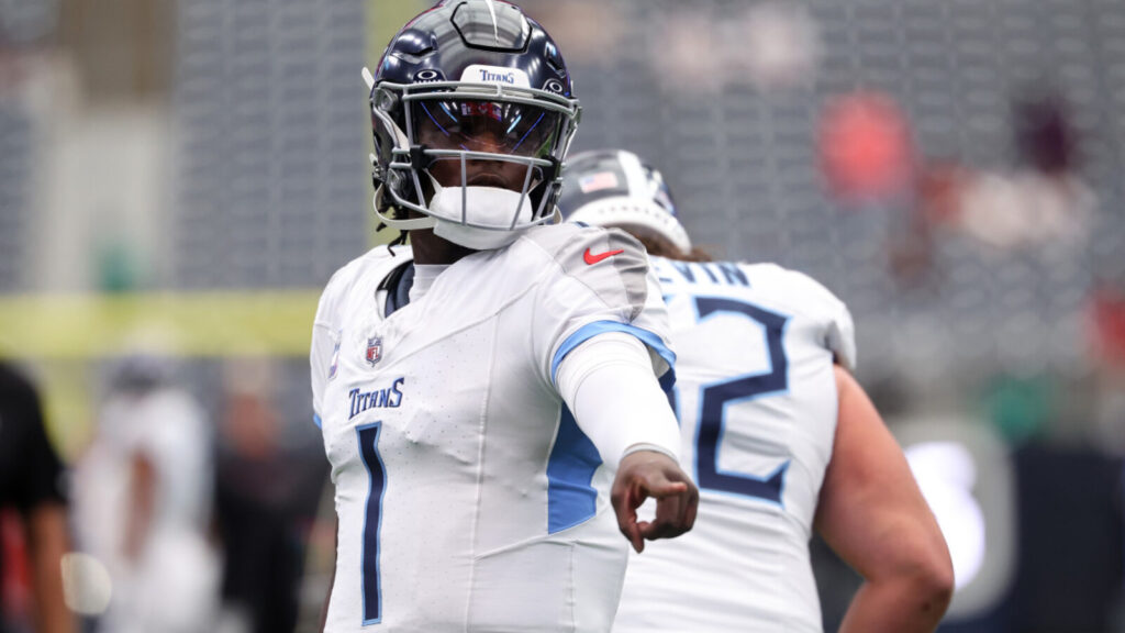 Titans find new holes in their sinking ship in humiliating loss vs Texans