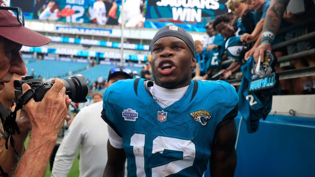 Travis Hunter’s NFL Debut: A Two-Way Wonder Shows Jacksonville What They’ve Been Missing