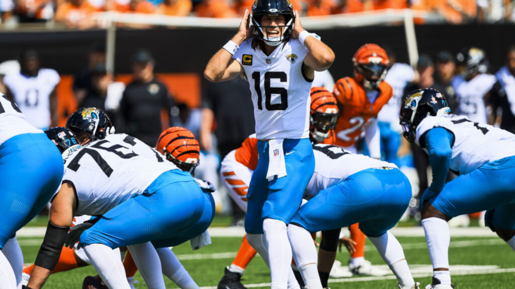 Trevor Lawrence had a moment with Liam Coen that many people may not have caught in their loss to the Bengals
