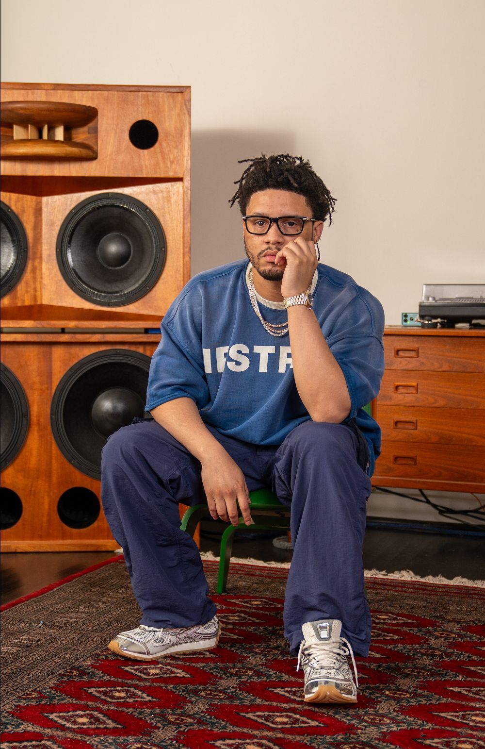 Veeze Shares Video for New Song “L.O.A.T”: Watch