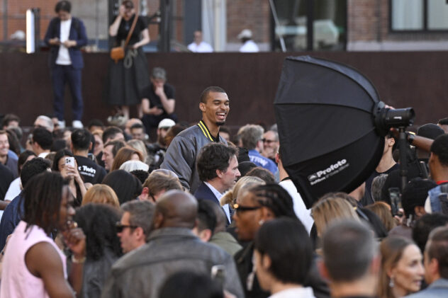 Victor Wembanyama visits NASA