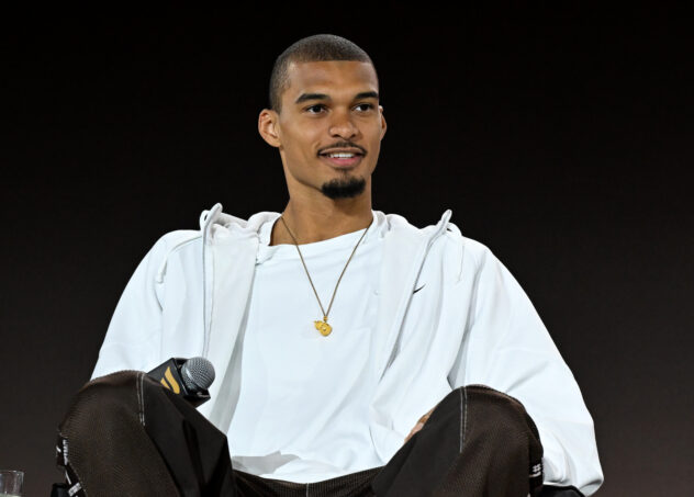 Victor Wembanyama works out with Hakeem Olajuwon