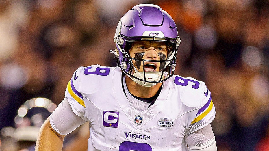 Vikings' JJ McCarthy delivers stunning comeback victory in first NFL start against Bears
