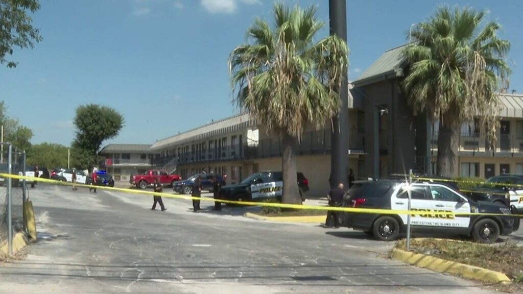 2 officers shot on West Side; suspect killed, San Antonio police chief says