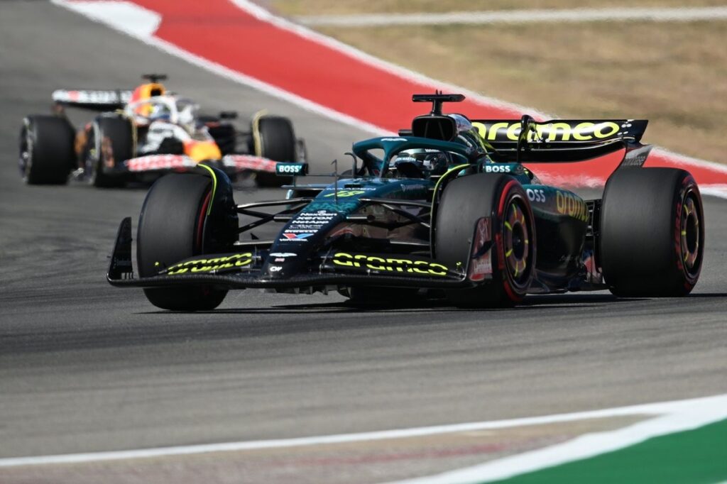 Aston Martin accepts procedural F1 cost cap breach over delayed signature