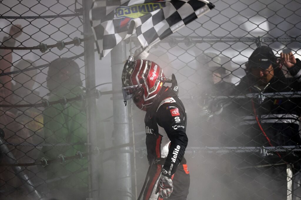 Corey Heim wins Martinsville Truck race; playoff transfer battle ends in tie