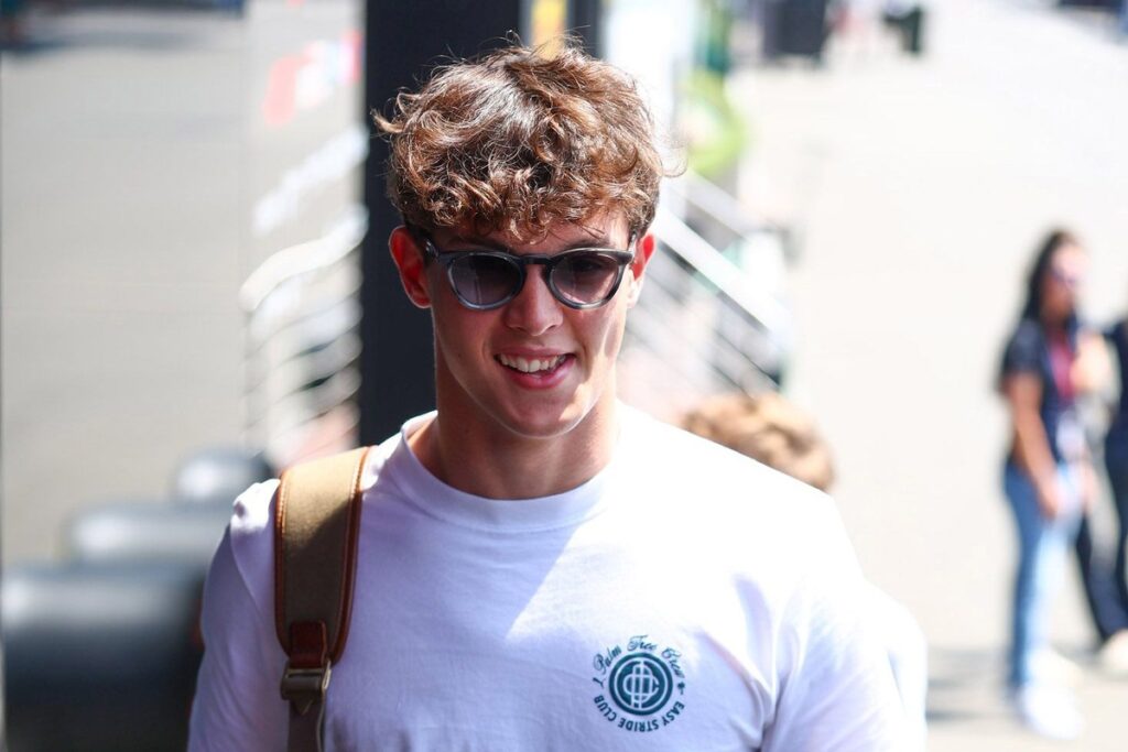 F1 rookie backed for "big seat, fighting for wins" after impressive debut