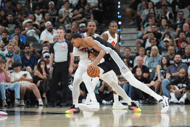 Highlights: Victor Wembanyama and Stephon Castle corral the Raptors in big win