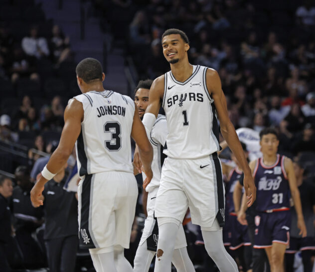 It’s time for Basketball: Spurs vs Utah Jazz