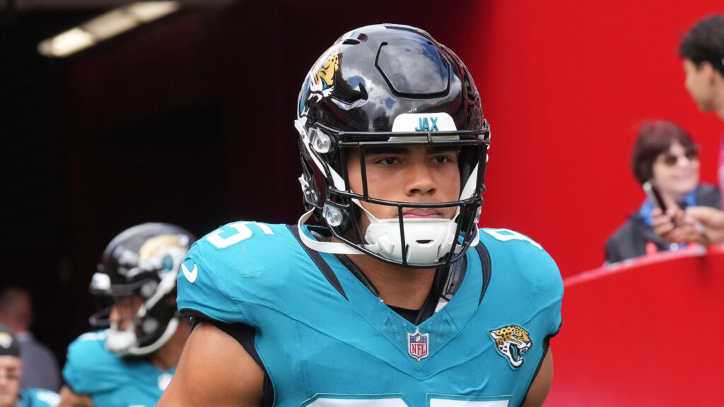Jaguars Announce Three Moves, Including TE Brenton Strange To IR