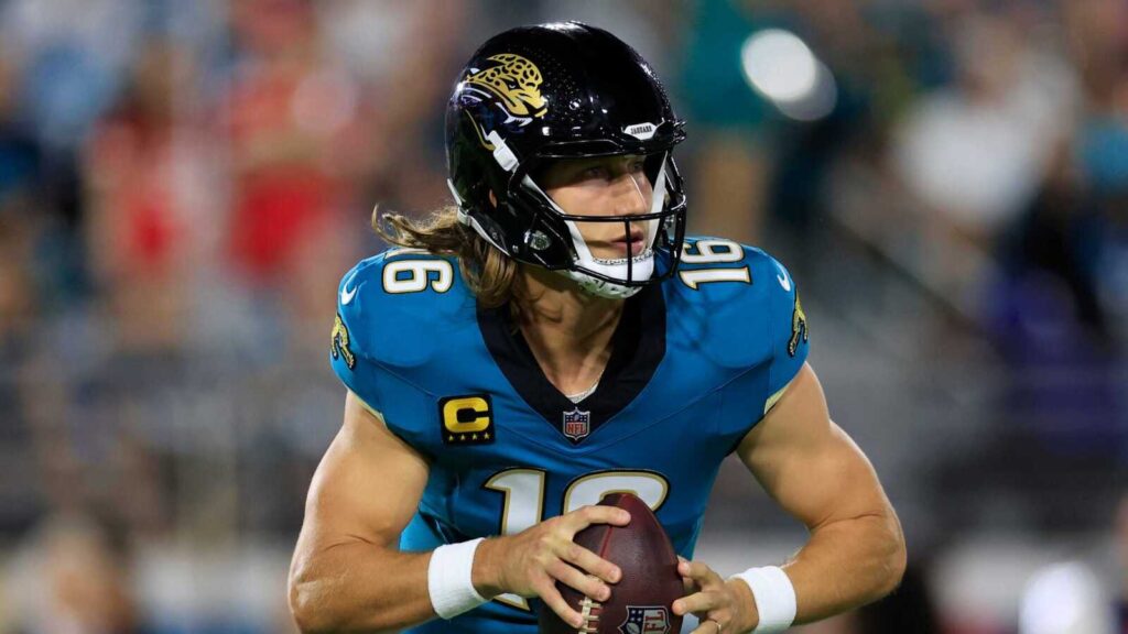 Kurt Warner Questions Trevor Lawrence’s Decisions After Jaguars QB’s Controversial Statement