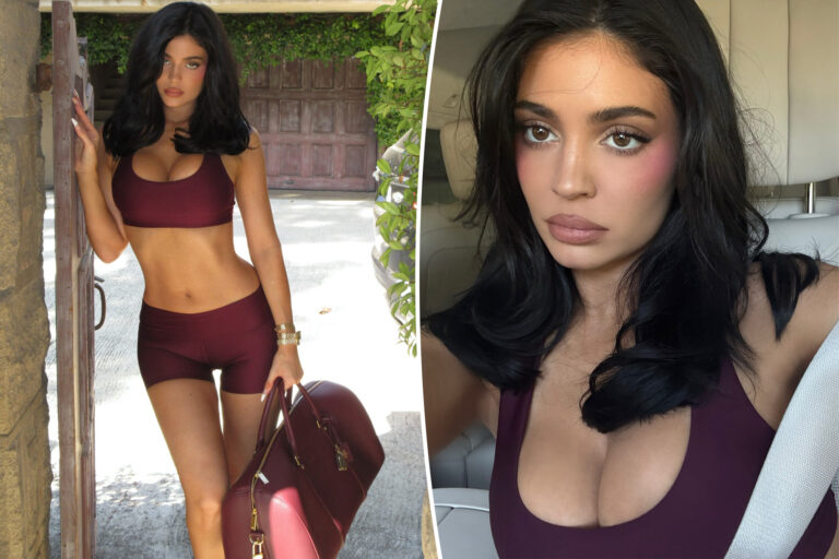 Kylie Jenner models her rock-hard abs in skintight yoga set