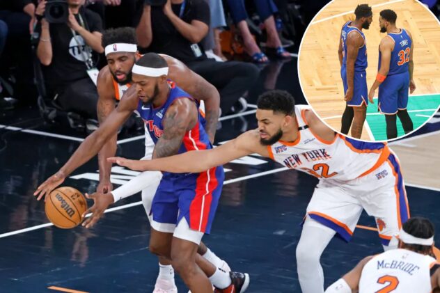 Mike Brown embracing ‘different dimension’ of Knicks’ Karl-Anthony Towns, Mitchell Robinson pairing