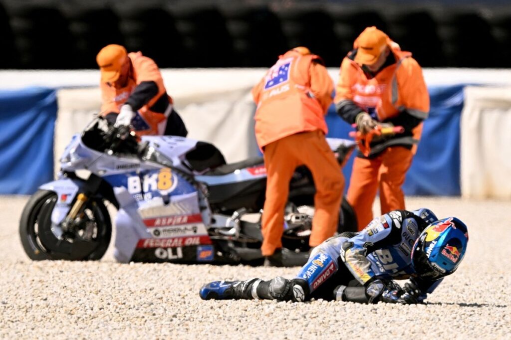 MotoGP rule change forbids riders from remounting after late qualifying falls